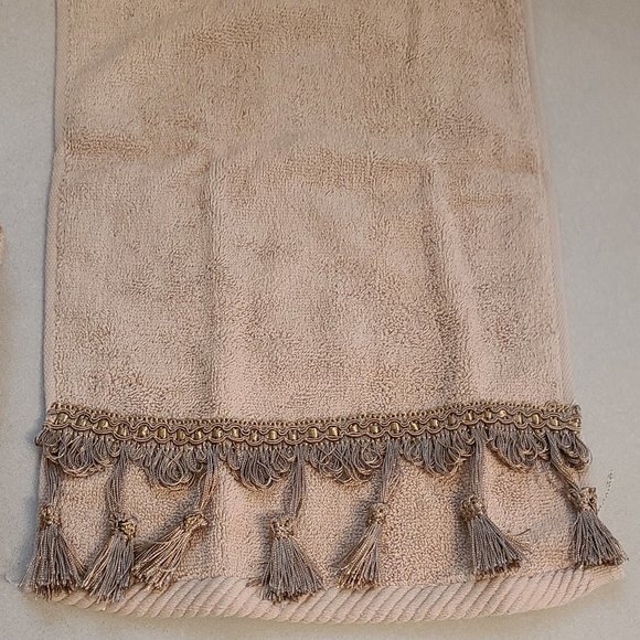 Set of 2 Brown Hand Towels With Tassel Details - Picture 6 of 10